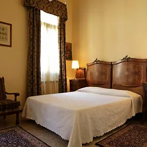 ** Couette-café Palazzo Minelli Italie